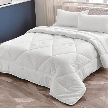 Quality White hotel make stripped Cotton binded duvet 6*7